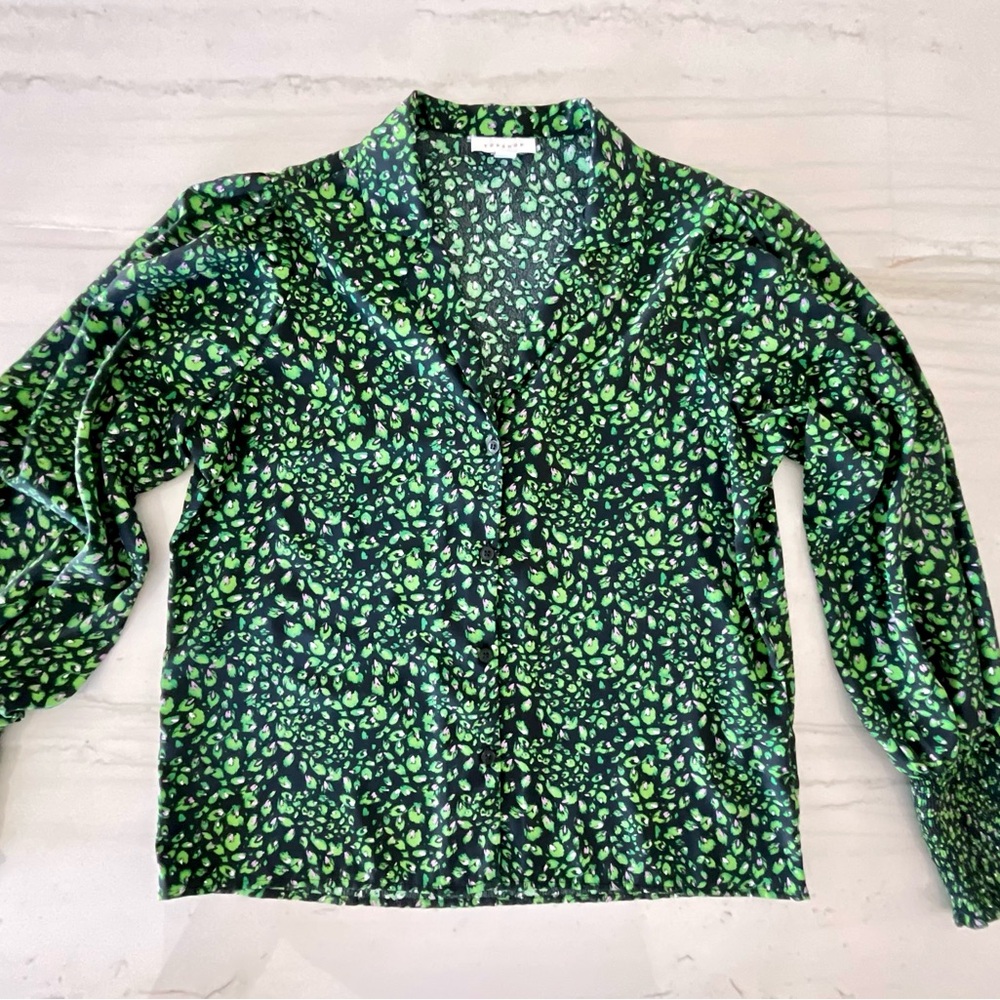 Topshop Patterned Green and Black Blouse With Button Front and Elasticized Wrist
